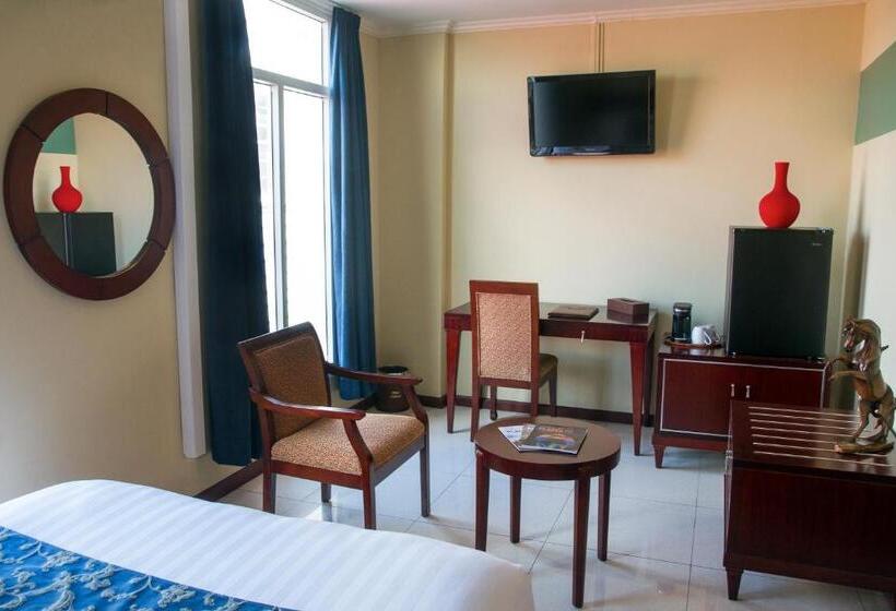 اتاق استاندارد چهار تخته, Palacio