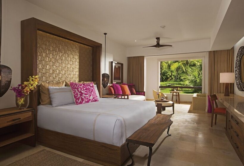 キングサイズベッドのジュニアスイート, Secrets Akumal Riviera Maya   Adults Only