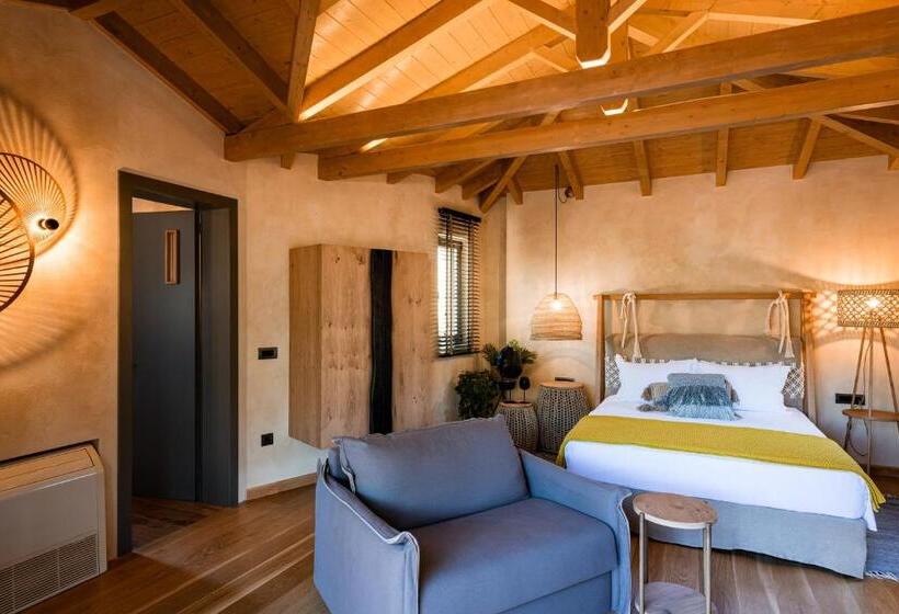 Люкс Премиум, Anthemion Suites And Villas
