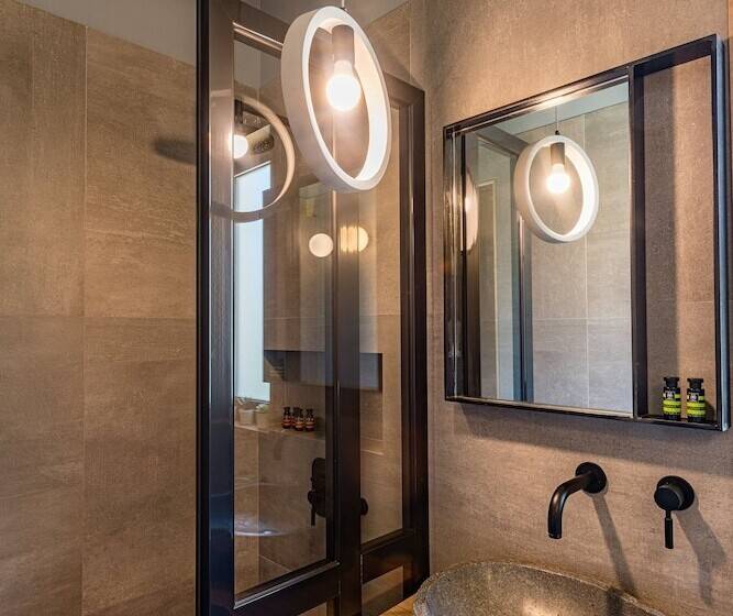 Люкс, Anthemion Suites And Villas