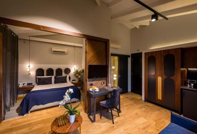 Люкс, Anthemion Suites And Villas