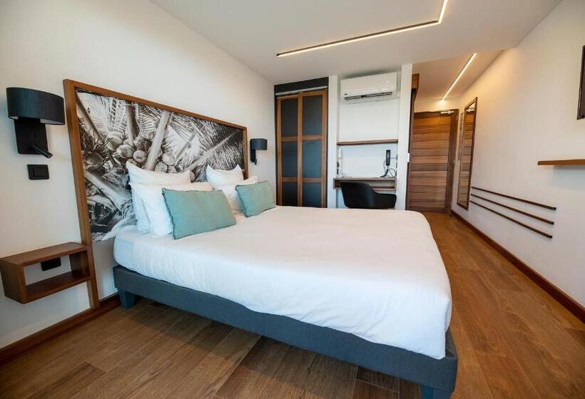 Номер Стандарт, Latitude 21