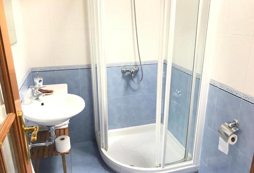 スタンダード４人部屋, Posada La Cabana De Salmon