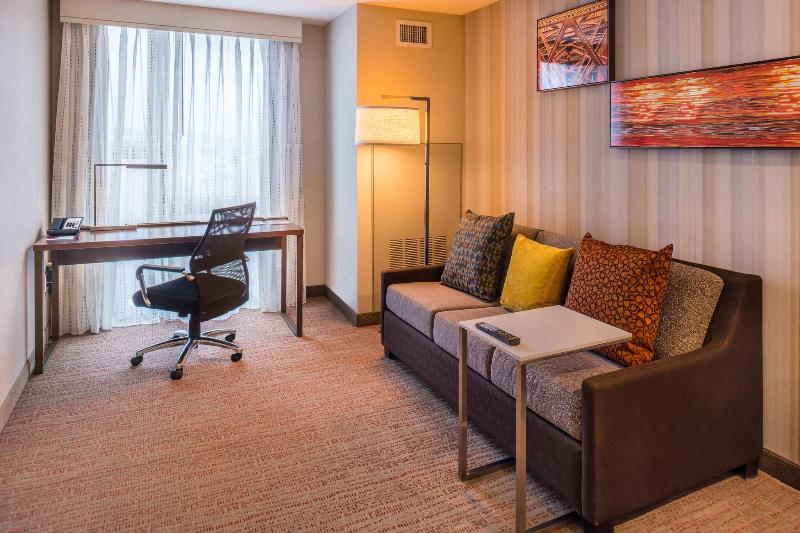 带大床的标准工作室, Residence Inn By Marriott Seattle University District