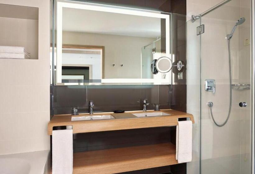 اتاق لوکس با تخت بزرگ, Sheraton Dubrovnik Riviera