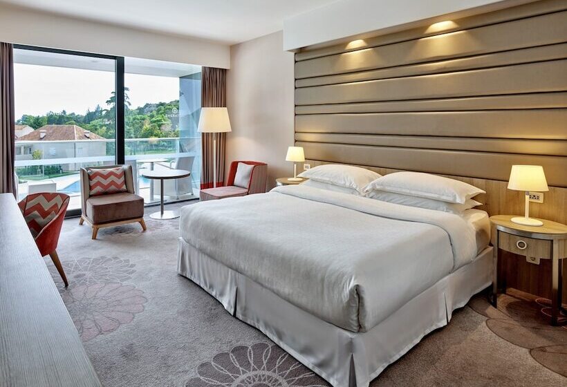 اتاق سوپریور با چشم‌انداز جانبی دریا, Sheraton Dubrovnik Riviera