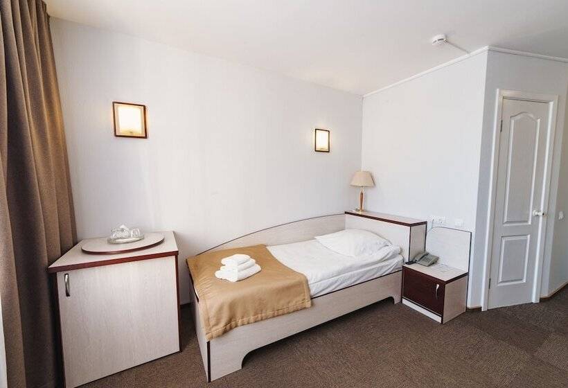 חדר סטנדרט יחיד, Deryabin