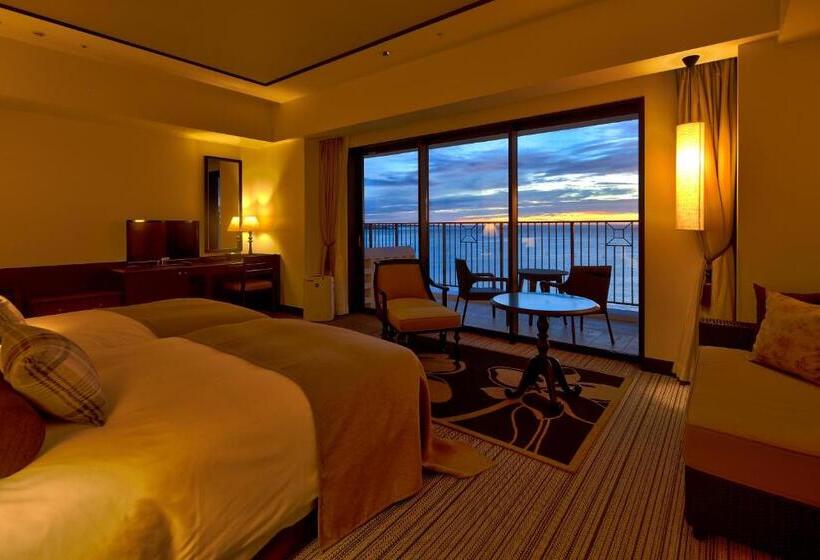 اتاق لوکس با چشم‌انداز دریا, Monterey Okinawa Spa & Resort