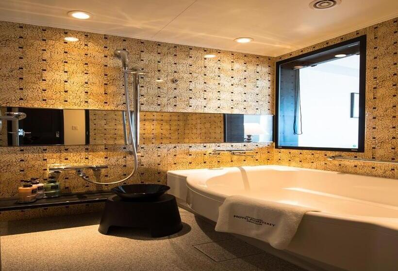 اتاق لوکس با چشم‌انداز دریا, Monterey Okinawa Spa & Resort