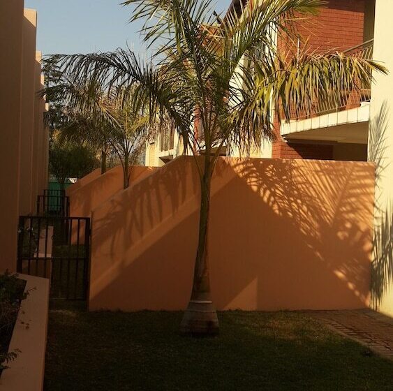 Семейные Апартаменты, Palm Valley Inn And Day Spa