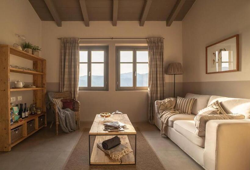 1 Bedroom Apartment Lake View, La Darbia