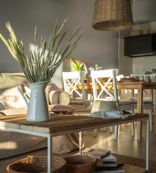 1 Bedroom Apartment Lake View, La Darbia
