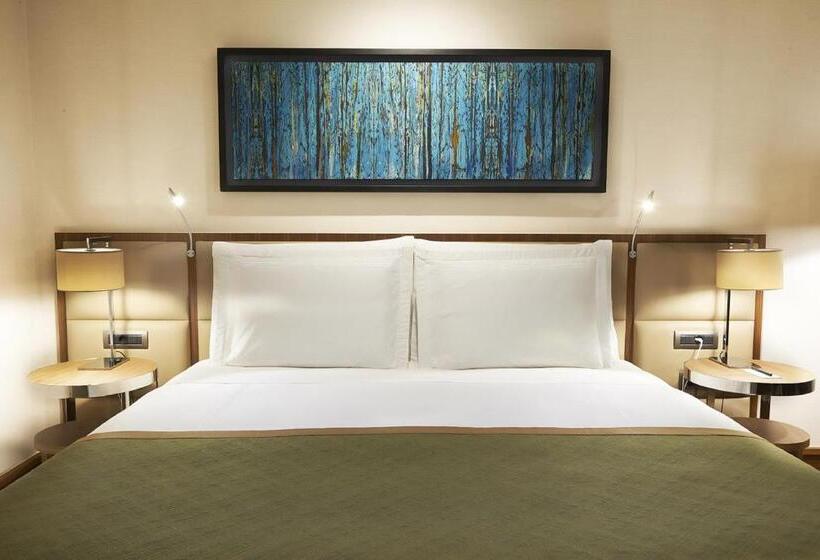 اتاق لوکس با تخت بزرگ, Divan Adana