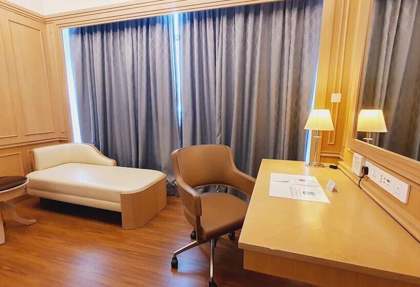 스탠다드 트리플 룸, Royale Chulan Penang