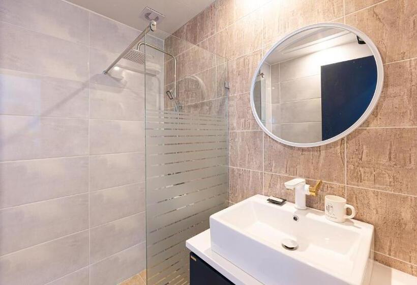 اتاق لوکس با چشم‌انداز دریا, C Resort