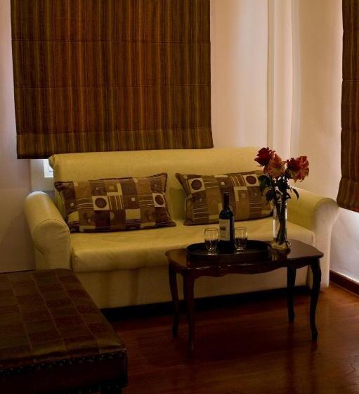 小型套房带阳台, Andromeda Suites