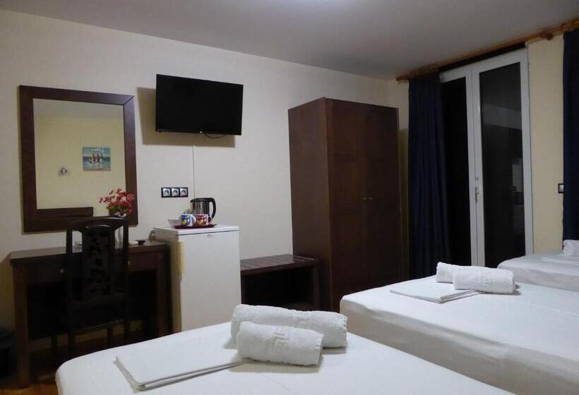 Трехместный Номер Стандарт с Видом, Sea Front Old Town