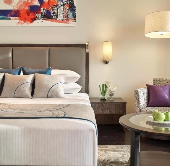 带大床的行政房间, Vivanta Pune, Hinjawadi