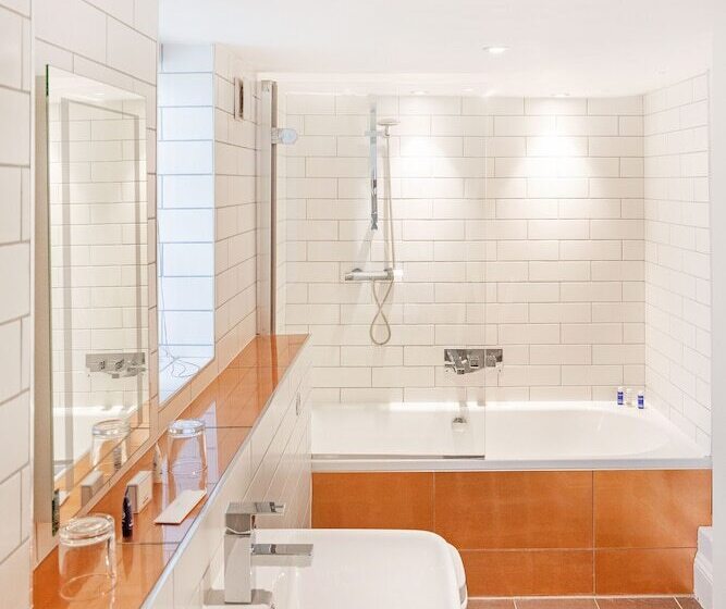디럭스 스위트, Berkeley Suites