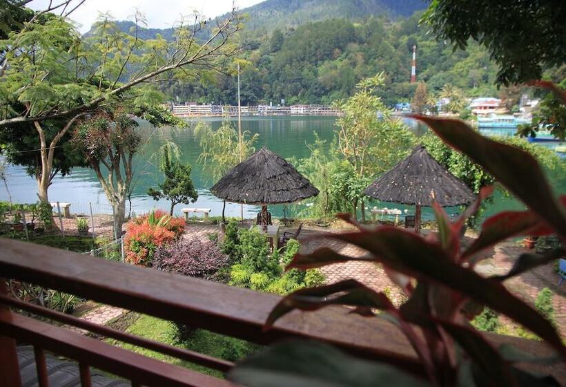Семейный Номер, Pandu Lakeside Hotel Parapat