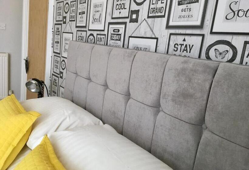 اتاق لوکس با تخت بزرگ, Cartref Guest House