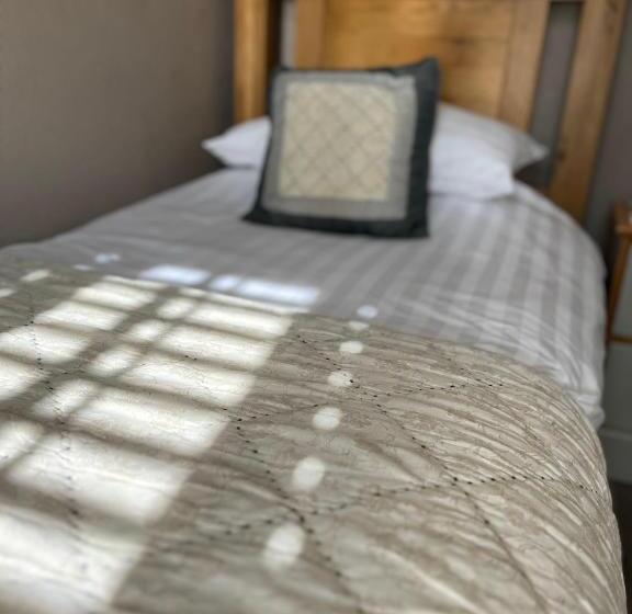 اتاق استاندارد یک نفره, Cartref Guest House