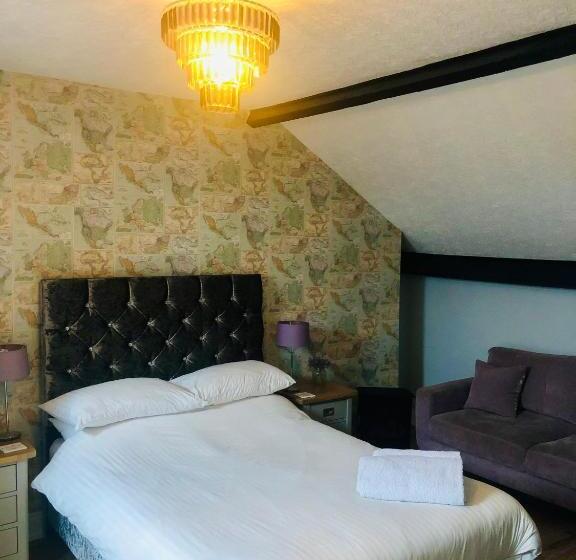 اتاق استاندارد سه نفره, Cartref Guest House