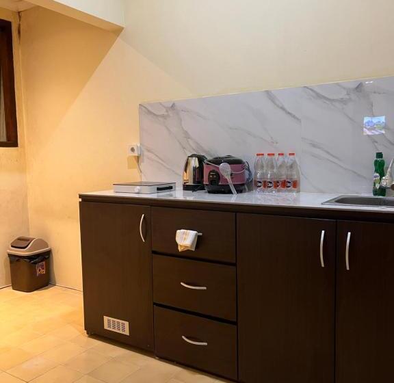 Номер Deluxe с Балконом, Attanaya Malioboro Suites Yogyakarta