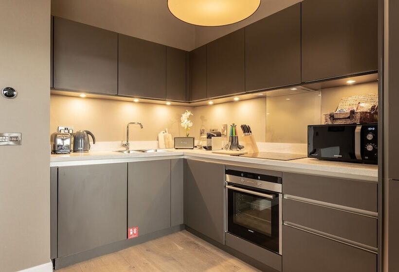 Apartament 21 Dormitor Superior, No1 Apartments Edinburgh   George Iv Bridge