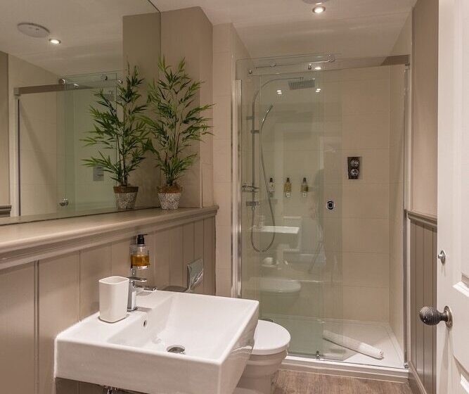 Apartament 21 Dormitor Superior, No1 Apartments Edinburgh   George Iv Bridge