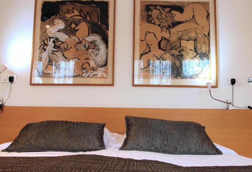 Люкс с Балконом, Art Hôtel