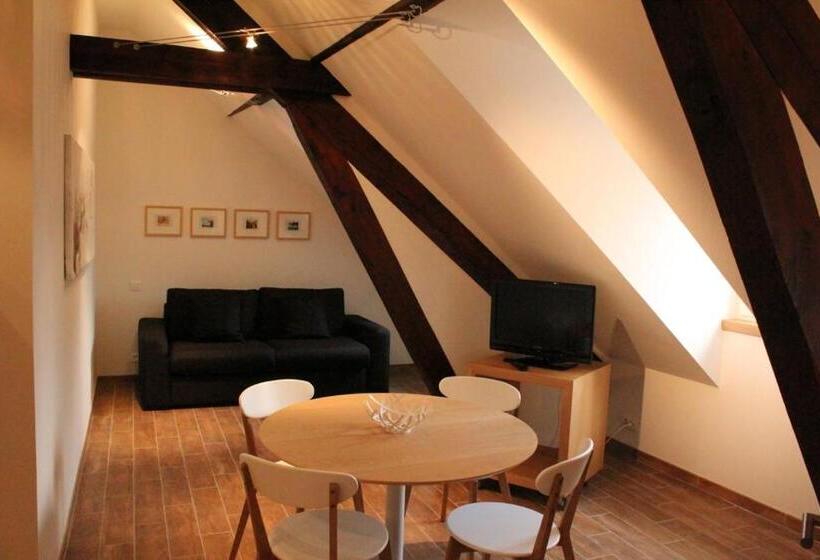 Люкс, Art Hôtel