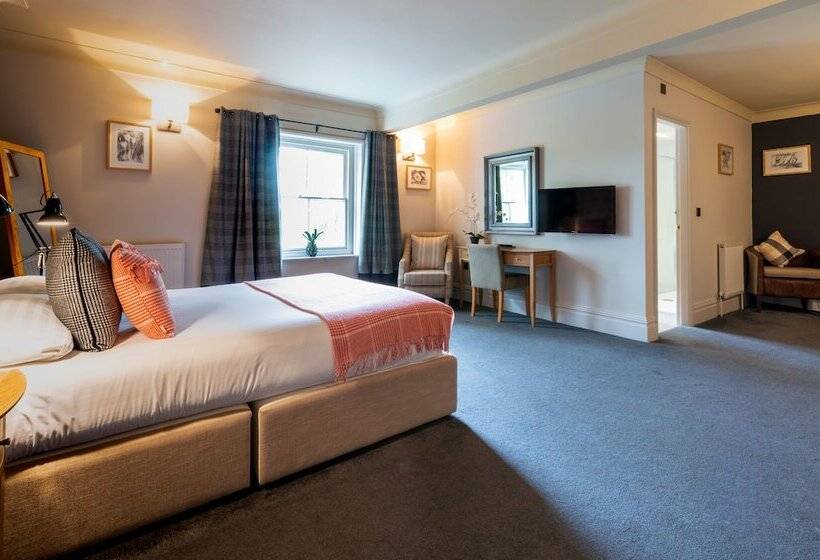 Семейный Номер, Derby Arms