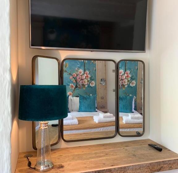 Люкс Deluxe Кровать Кинг, Bradleigh Lodge
