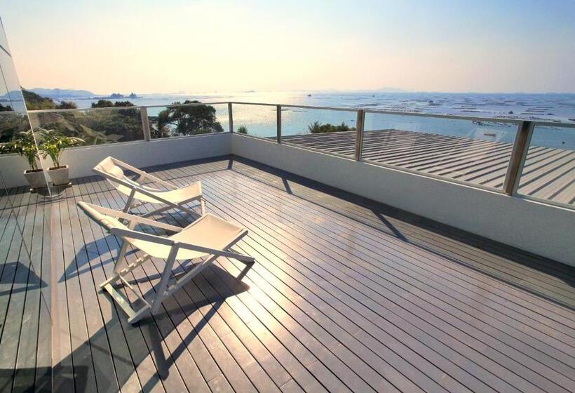 Пентхаус Люкс, Balcony Seaside Sriracha Hotel & Serviced Apartments