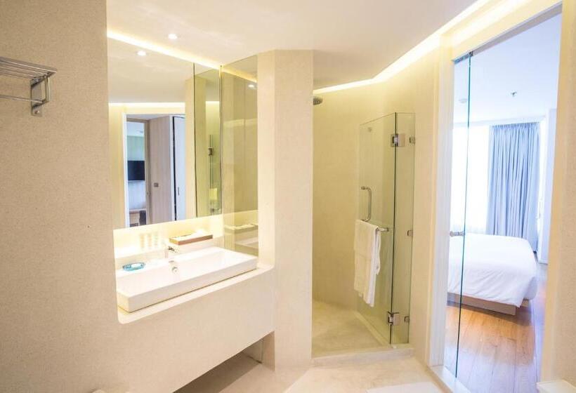 Люкс Superior, Balcony Seaside Sriracha Hotel & Serviced Apartments