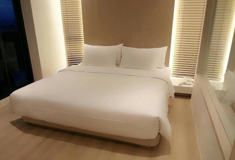 Family Suite, Balcony Seaside Sriracha Hotel & Serviced Apartments