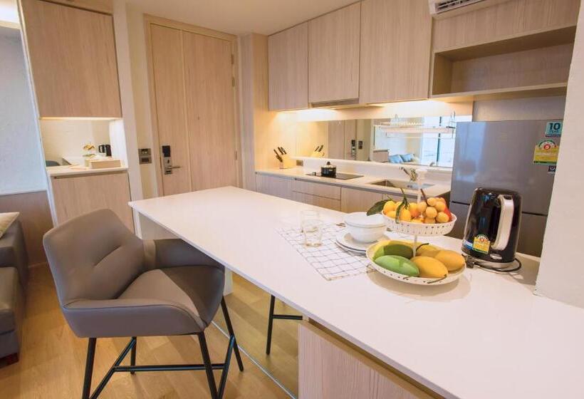 Люкс Повышенной Комфортности, Balcony Seaside Sriracha Hotel & Serviced Apartments