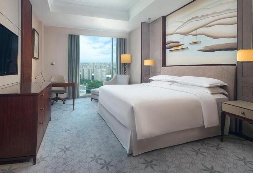 Club Room King Bed, Sheraton Shanghai Jiading