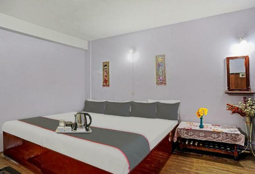 디럭스 트리플 룸, Capital O Hotel Tenchuk