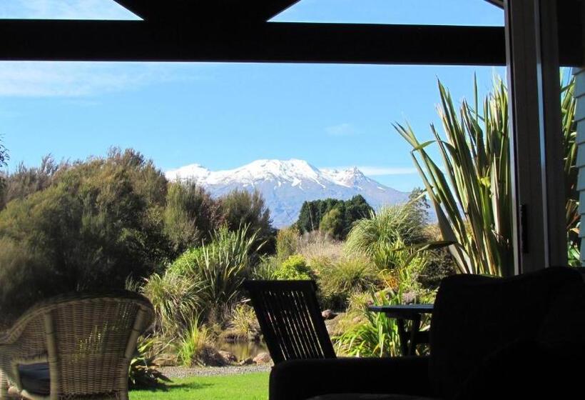 Люкс Deluxe Кровать Кинг, Tongariro Suites