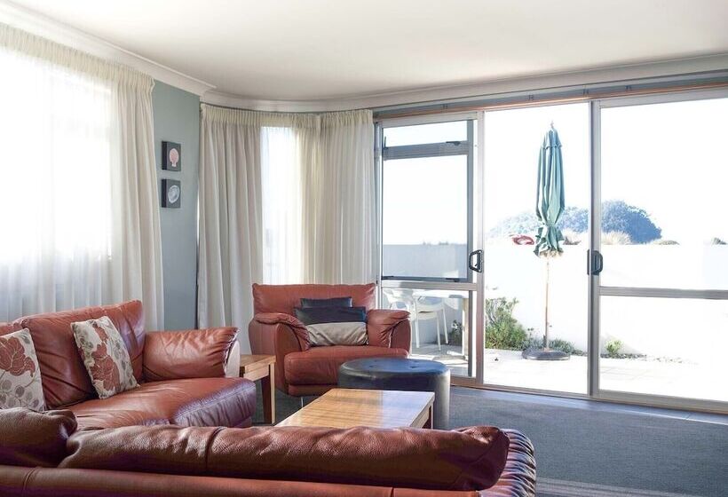Апартаменты Deluxe 2 Спальни Вид на Море, Belle Mer Beach Front Apartments