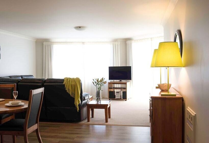 Апартаменты 2 Спальни, Belle Mer Beach Front Apartments