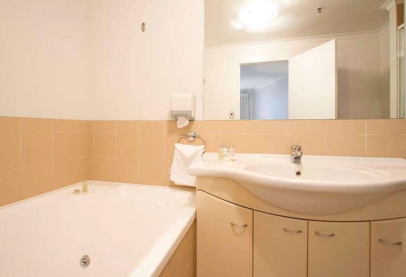 Апартаменты 2 Спальни, Belle Mer Beach Front Apartments