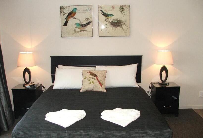 استودیوی استاندارد, Greyfriars Motel