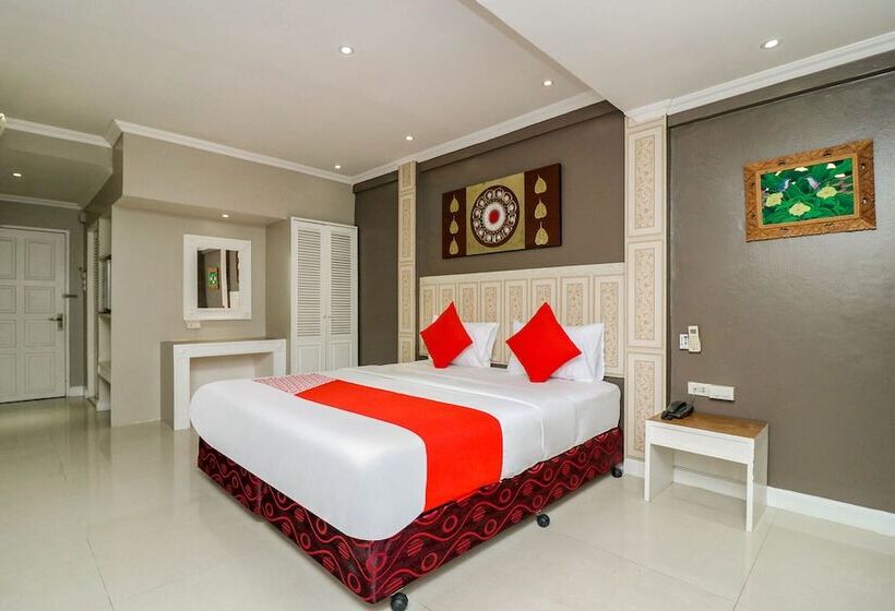 Tengerre Néző Deluxe Szoba, Natural Beach Hotel Pattaya