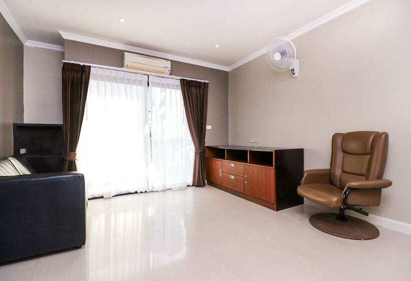 Lakosztály, Natural Beach Hotel Pattaya