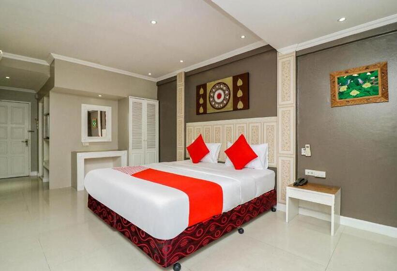 Tengerre Néző Deluxe Szoba, Natural Beach Hotel Pattaya