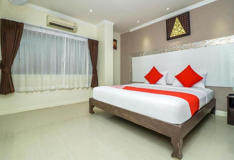 Lakosztály, Natural Beach Hotel Pattaya