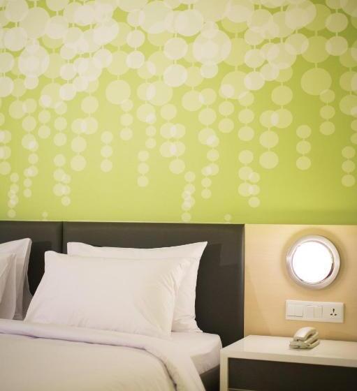 Номер Стандарт, Zest Jemursari By Swiss Belhotel International
